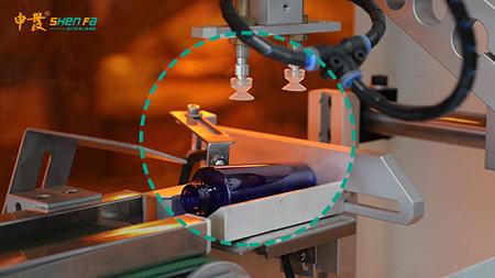 آلة طباعة الشاشة الأوتوماتيكية ذات اللون الواحد المؤازرة للزجاجات البيضاوية المستديرة المربعة 4